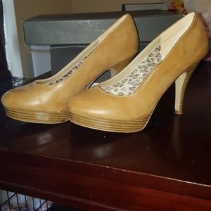 Kenneth Cole High Heels